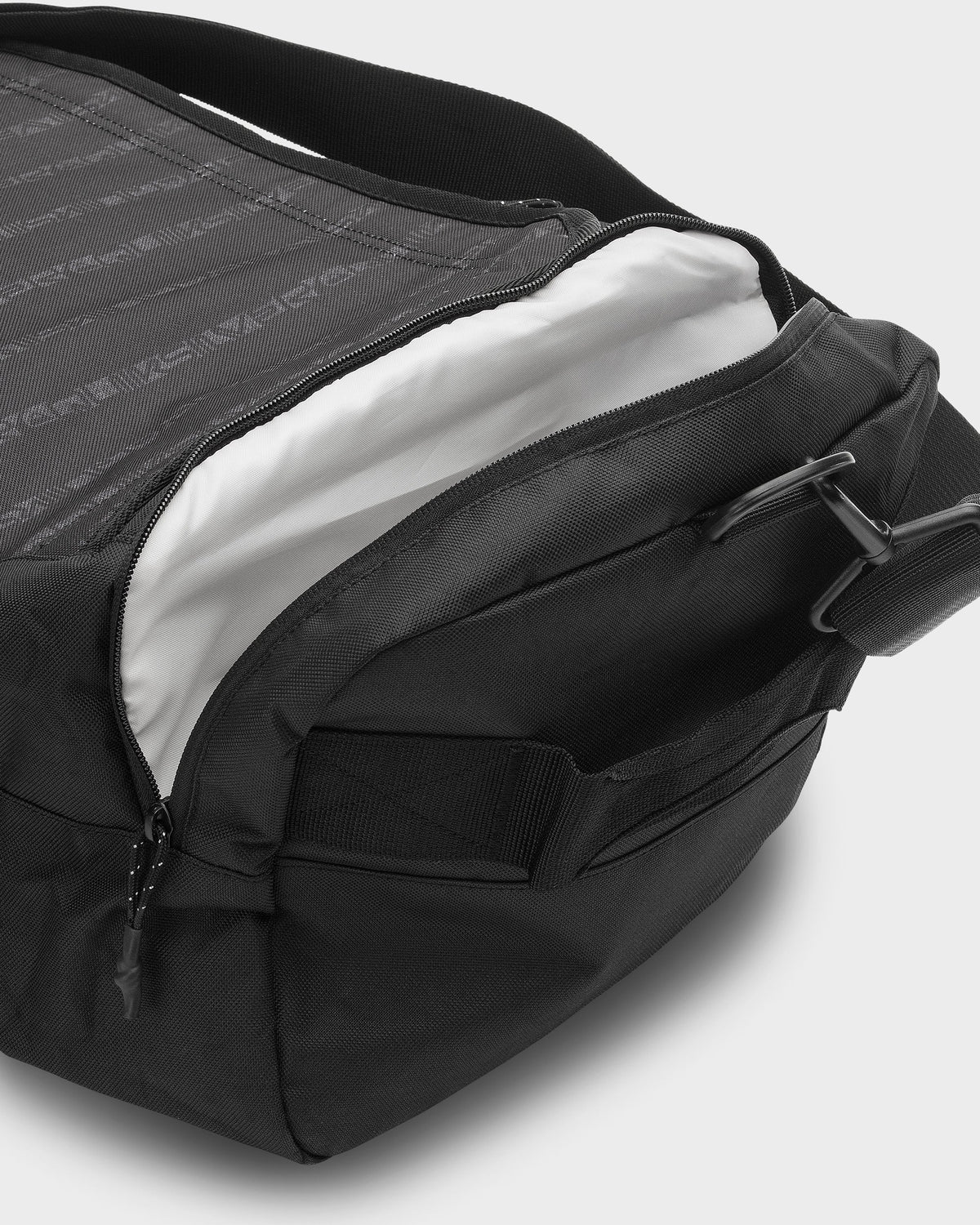 Shelter Duffel - Black | Quick Silver