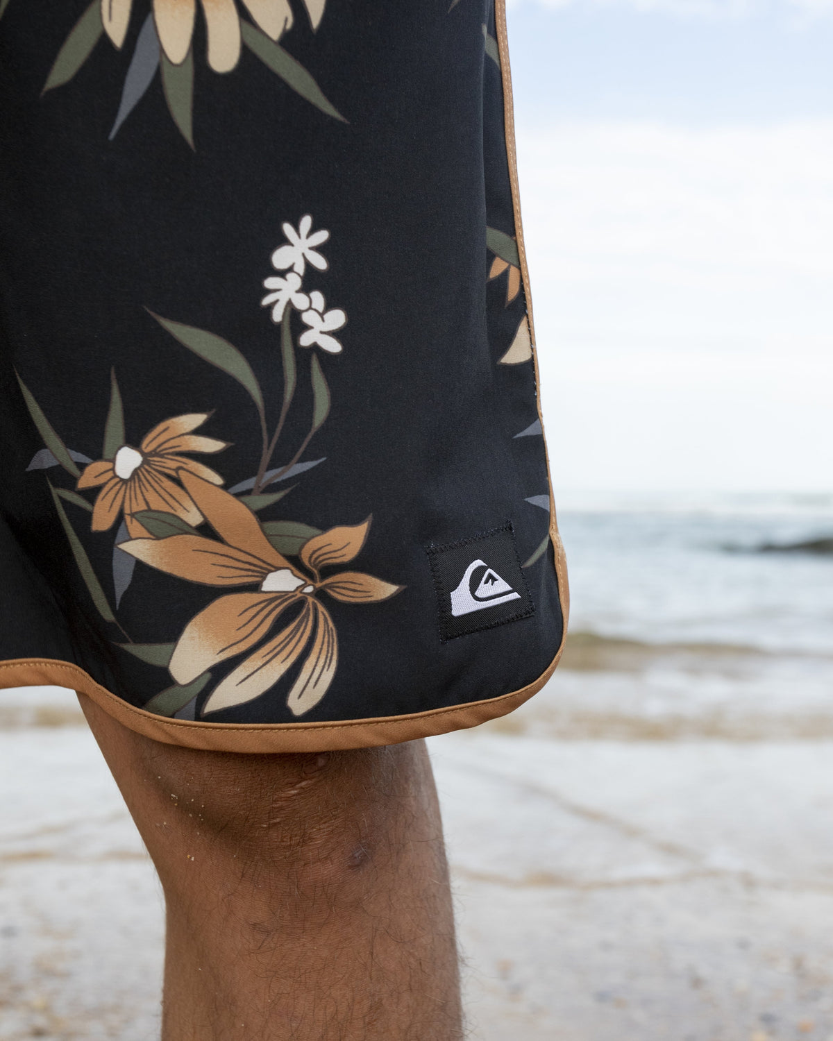 Everyday Coastal Flora 17" Swim Trunks - Black | Quick Silver