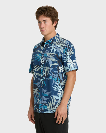 Blueweed Classic Short Sleeve Shirt - Navy | Quick Silver