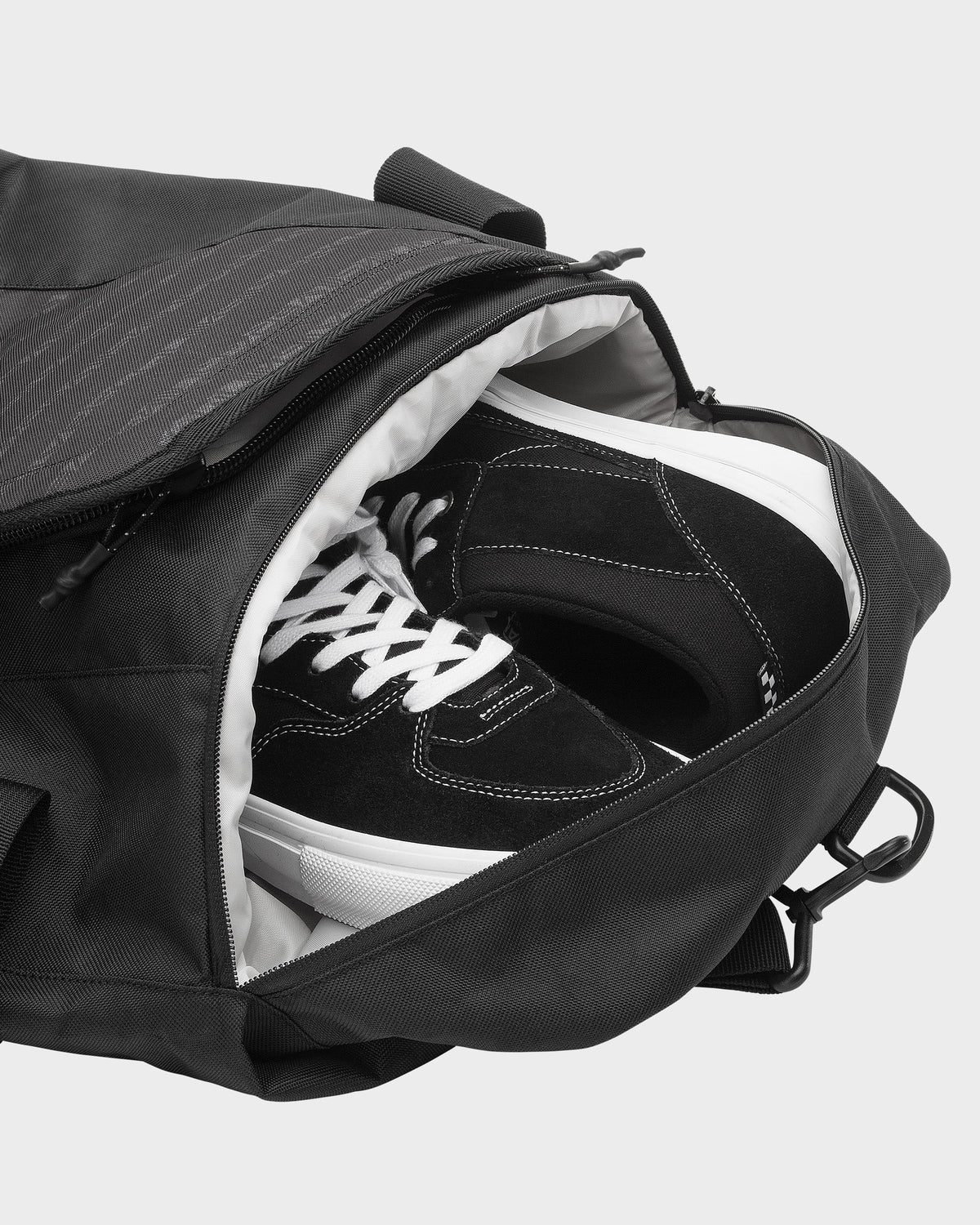 Shelter Duffel - Black | Quick Silver